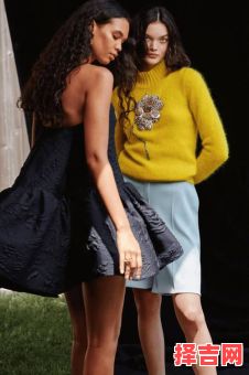 2025年8月15日 土金相生日穿搭:黄白搭配增强决策力-第1张图片 2025年8月15日 土金相生日穿搭:黄白搭配增强决策力-第1张图片